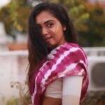 Smruthi Venkat Instagram - Terrace shoot ✨ #sareelove 💜 Pc @martindon