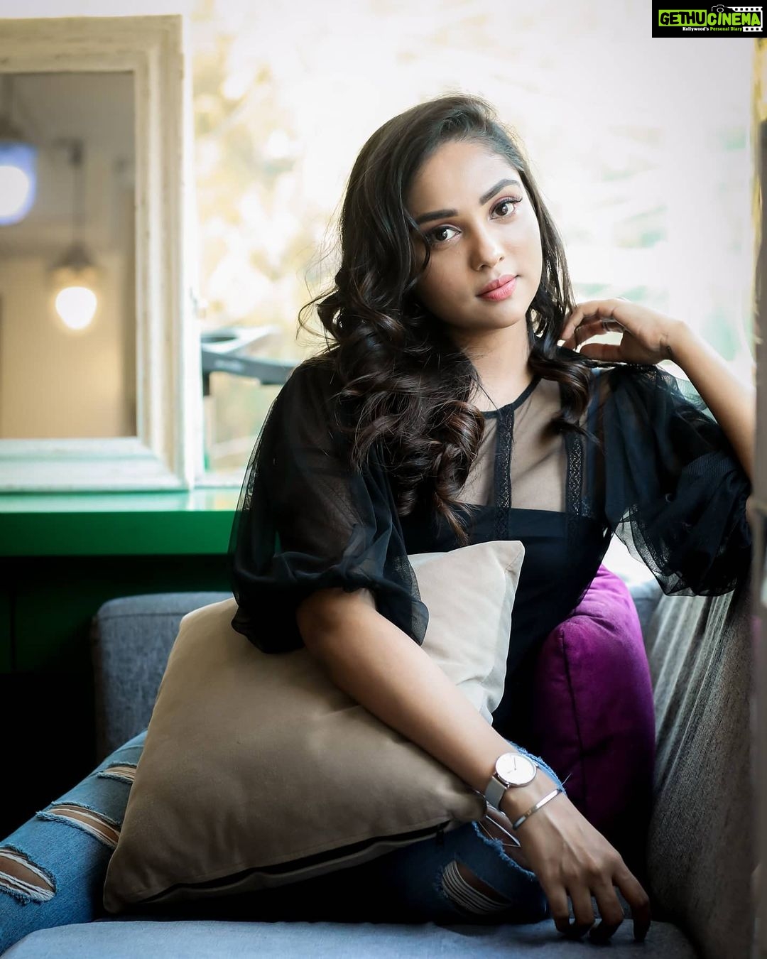 Smruthi Venkat Instagram - Pc @camerasenthil H&M @bbluntchennai