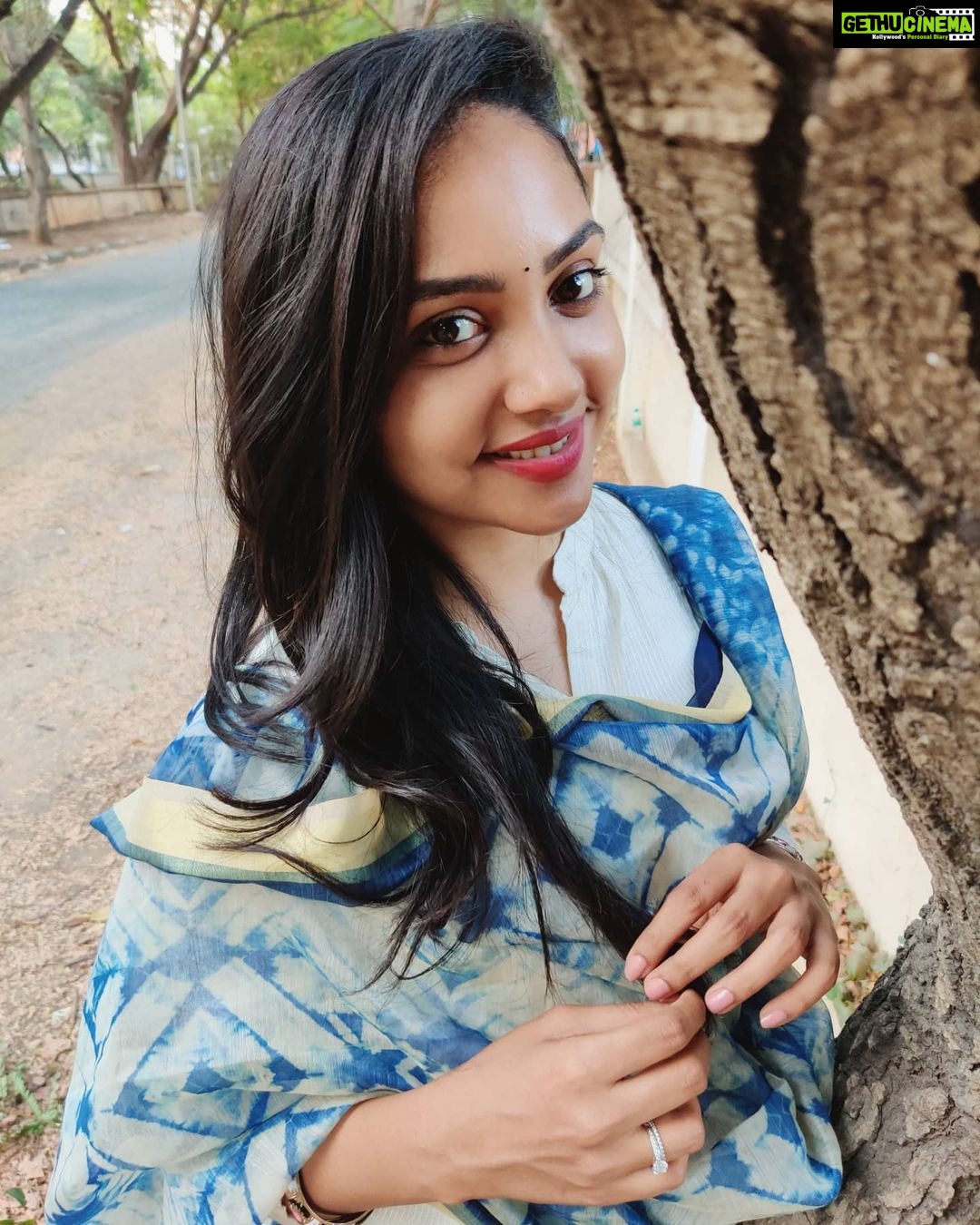 Smruthi Venkat Instagram - #simpleisbest ✨ Pc @sathyasekar_