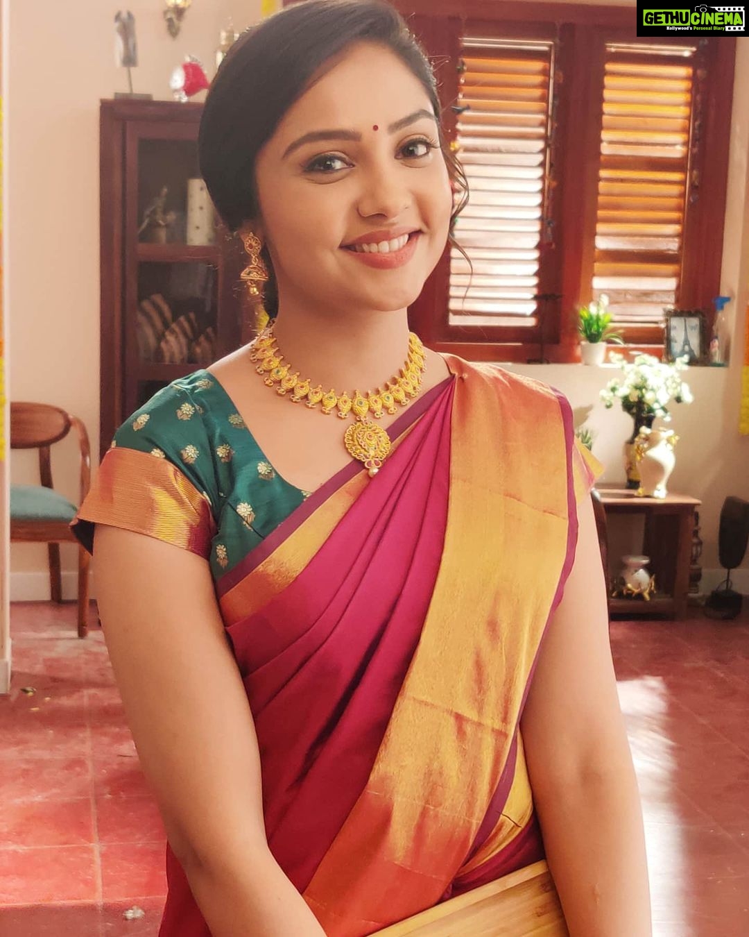Smruthi Venkat Instagram - ✨ - Gethu Cinema Smruthi Venkat Instagram - ✨ - Gethu Cinema