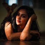 Smruthi Venkat Instagram - ✨ #black PC @anitakamaraj @rahulravindran H&M @reenapaiva 🖤