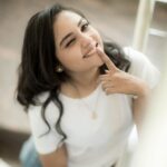 Smruthi Venkat Instagram - Never lose the kid in you ✨ #white PC @camerasenthil H&m @makeupandhairbyrehana