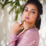 Smruthi Venkat Instagram – ✨
Wardrobe @yoshnasbyela 
Jewellery @bcos_its_silver 
H&M @reenapaiva 
PC @anitakamaraj @rahulravindran
