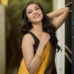 Smruthi Venkat Instagram - Spread laughter it's contagious ✨ PC @camerasenthil H&M @makeupandhairbyrehana