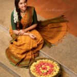 Smruthi Venkat Instagram – Happy vijayadasami ✨

Saree @unique_threads_sarees