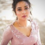 Smruthi Venkat Instagram - Nothing can dim the light that shines from within ✨ Costumes @yoshnasbyela Jewellery @bcos_its_silver Photography @anitakamaraj @rahulravindran H&M @reenapaiva
