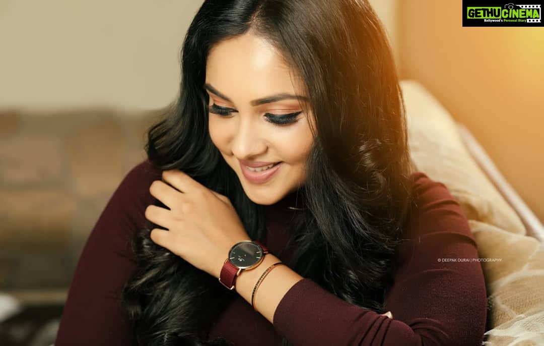 Smruthi Venkat Instagram - Love styling my outfits with @danielwellington watches. Use my code " SMRUTHI15" to get a 15% off on your purchase on the website and stores. #danielwellington #dwindia PC @deepak_durai_photography H&M @lakshmakeover_