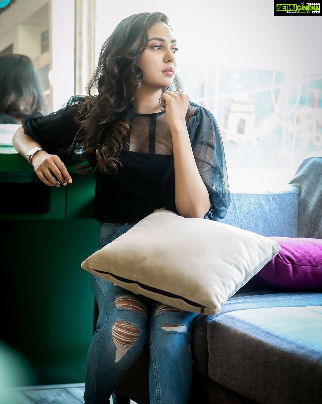 Smruthi Venkat Instagram - Pc @camerasenthil H&M @bbluntchennai