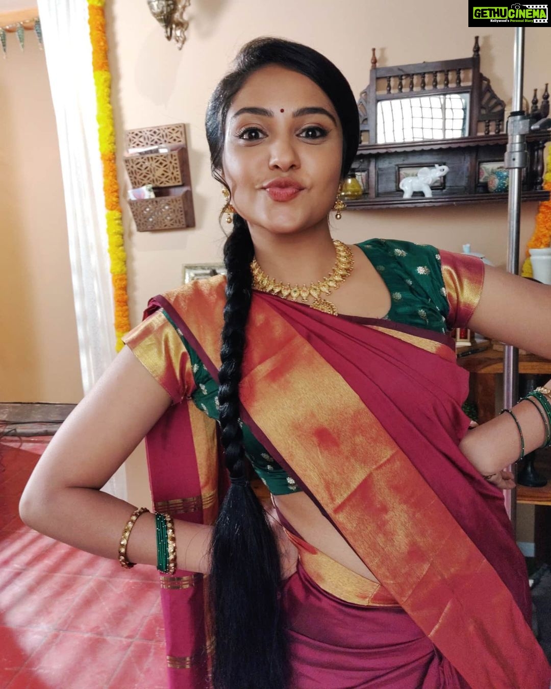 Smruthi Venkat Instagram - #saree ❤️ Styled by @shimona_stalin