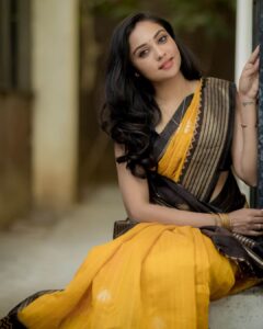 Smruthi Venkat Instagram - #sareelove PC @camerasenthil H&M @makeupandhairbyrehana