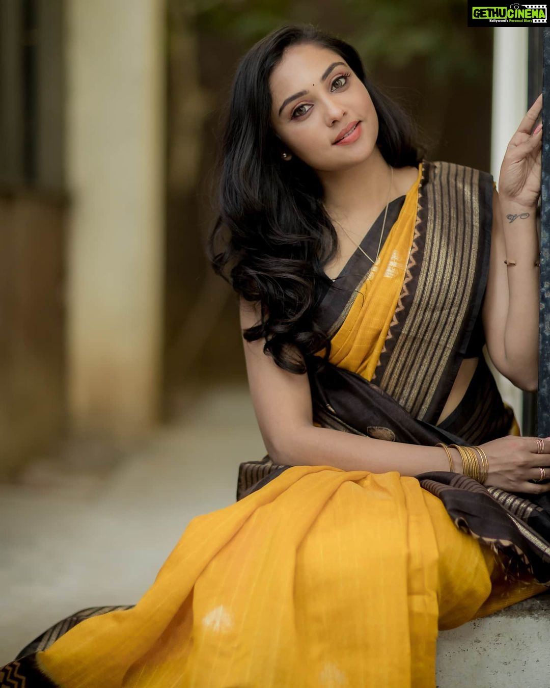 Smruthi Venkat Instagram - #sareelove PC @camerasenthil H&M @makeupandhairbyrehana