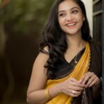 Smruthi Venkat Instagram - Spread laughter it's contagious ✨ PC @camerasenthil H&M @makeupandhairbyrehana