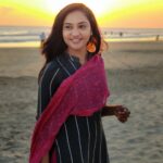 Smruthi Venkat Instagram - #sunkissed Beach days are the best days ✨😍 Thanks @madhu_mailankody_official for the pics ❤️ Sanguthurai Beach