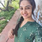 Smruthi Venkat Instagram - To a new year and to new beginnings ✨ May this year be filled with happiness peace and positivity ❤️ #goodvibesonly #positivity #newyear #newbeginnings #hope