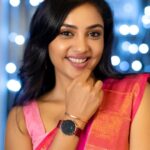 Smruthi Venkat Instagram - Celebrate Diwali in style with @danielwellington Buy any two products of your choice and receive a 10% off. Also, use my code "SMRUTHI15” to get an additional 15% off on the website or DW stores. Get shopping! #danielwellington #dwali #dwindia Happy Diwali ✨ PC @iam_just_a_common_man H&m @leandra_bombshellmakeup