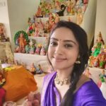 Smruthi Venkat Instagram - Let this navratri bring you eternal peace and happiness ✨ #navaratri #golu 🙏🏻