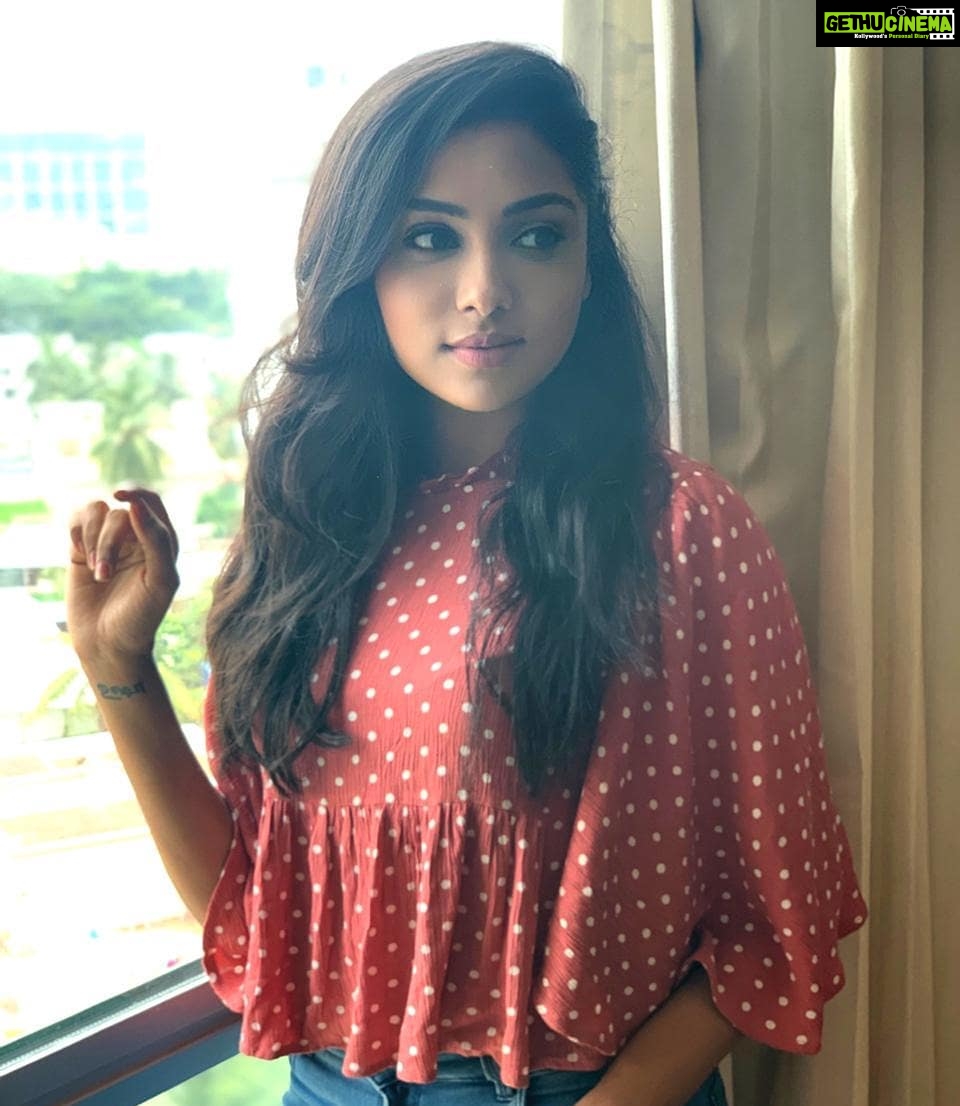 Smruthi Venkat Instagram - Believe you deserve it and the universe will serve it ✨ Pc @thetravelleraa