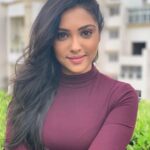 Smruthi Venkat Instagram - There's always a reason to smile Find it ! ✨ Pc @thetravelleraa 🧡