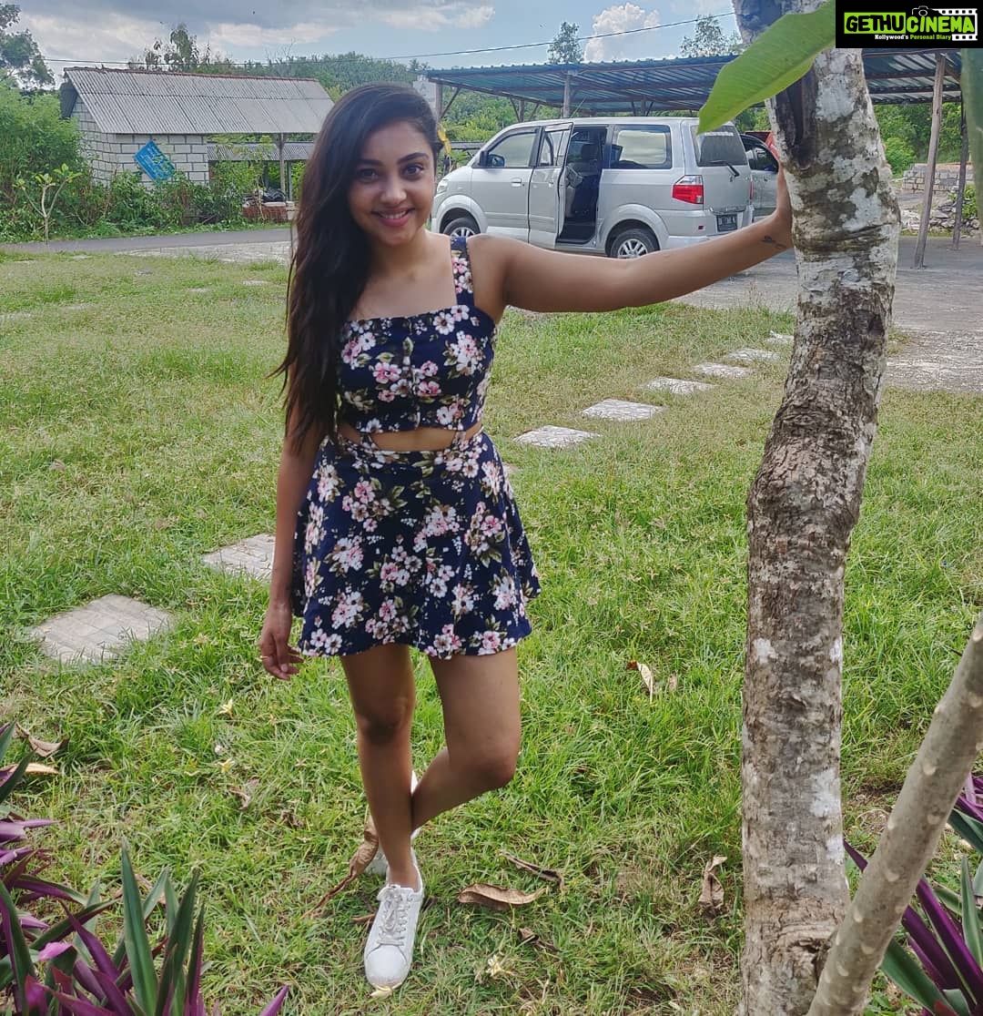 Smruthi Venkat Instagram - #wheninbali #nusapenida #baliholidays #floraldress #naturelover #takemeback #bali 💓 Nusa Penida Island