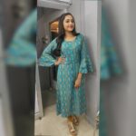 Smruthi Venkat Instagram - #sundayoutfit #work #posepose ✨