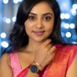 Smruthi Venkat Instagram - Celebrate Diwali in style with @danielwellington Buy any two products of your choice and receive a 10% off. Also, use my code "SMRUTHI15” to get an additional 15% off on the website or DW stores. Get shopping! #danielwellington #dwali #dwindia Happy Diwali ✨ PC @iam_just_a_common_man H&m @leandra_bombshellmakeup