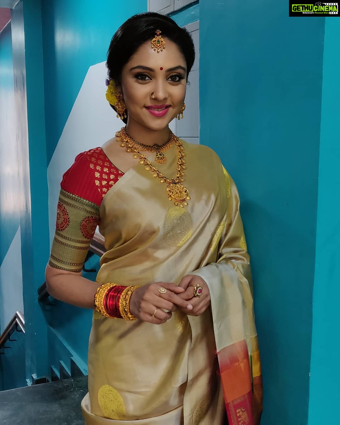 Smruthi Venkat Instagram - ✨ Hair @hairstylistkumar Mua @makeupramchennai