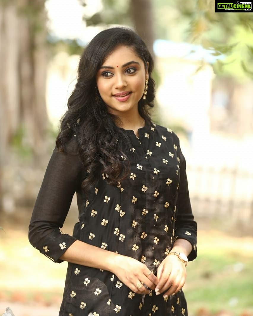 Smruthi Venkat Instagram - At thadam press meet ✨ #thadam Mua @luxefacebyanitha 🥰