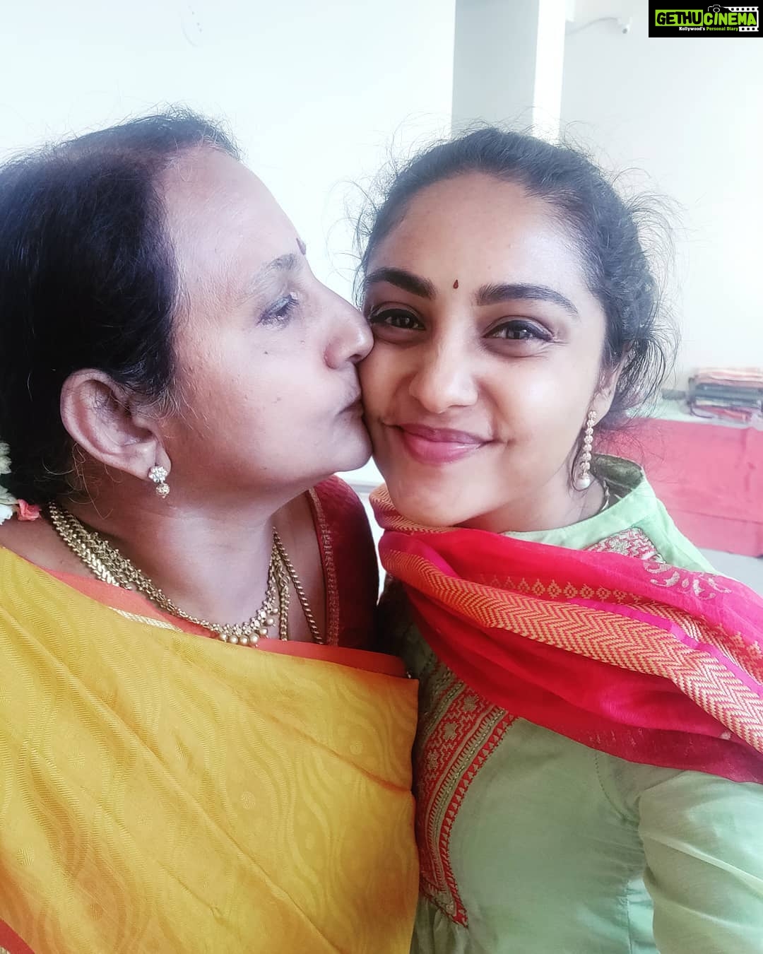 Smruthi Venkat Instagram - #mommydarling 💓✨