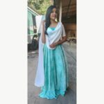 Smruthi Venkat Instagram - #workworkwork #shoot #inbetweenshots #tvc #smruthivenkat