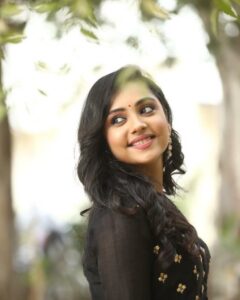 Smruthi Venkat Instagram - At thadam press meet ✨ #thadam Mua @luxefacebyanitha 🥰
