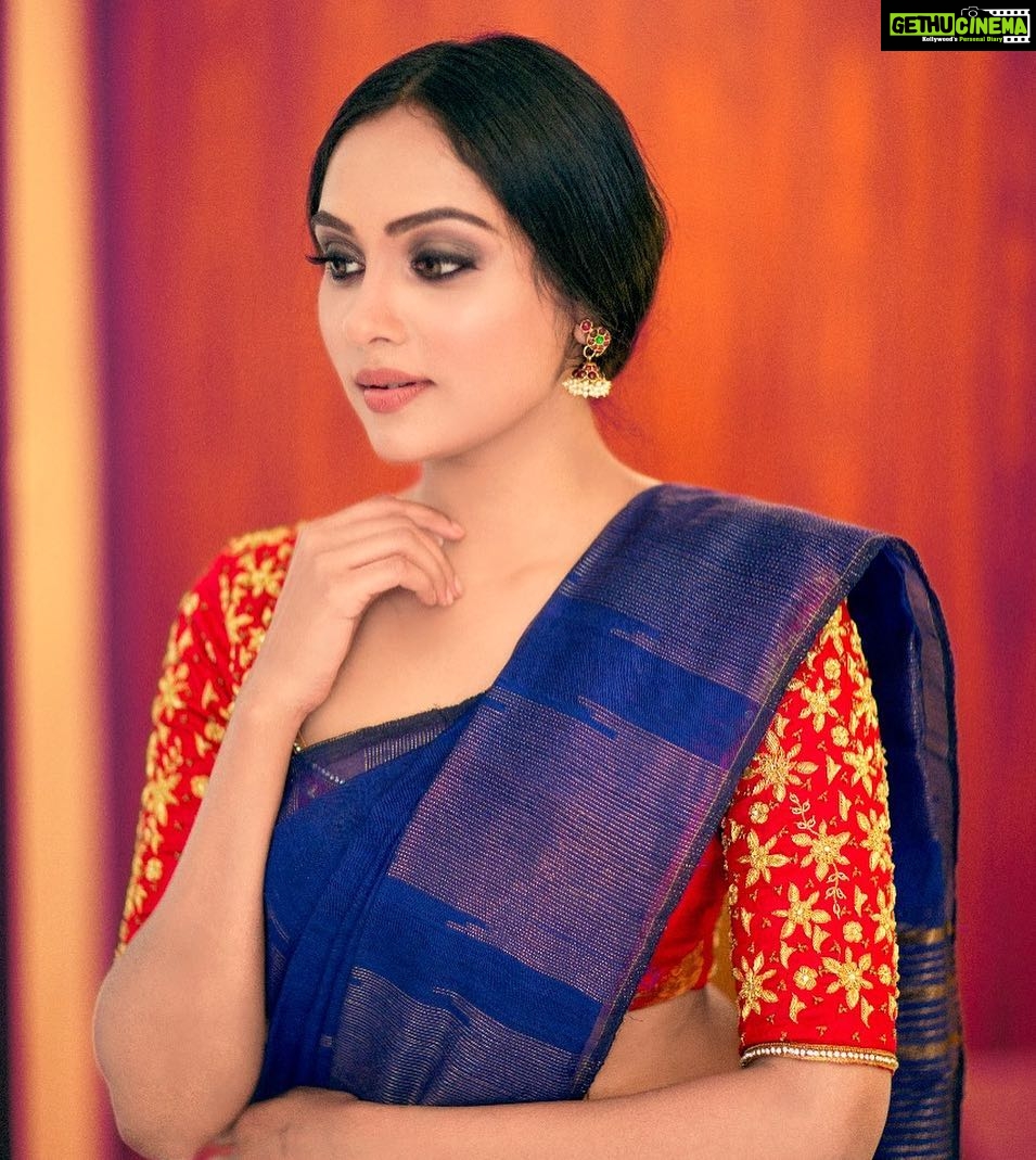 Smruthi Venkat Instagram - #saree ✨ @laya_thesareestore❤️ Pc @ashwinthclicker H&M @reenapaiva