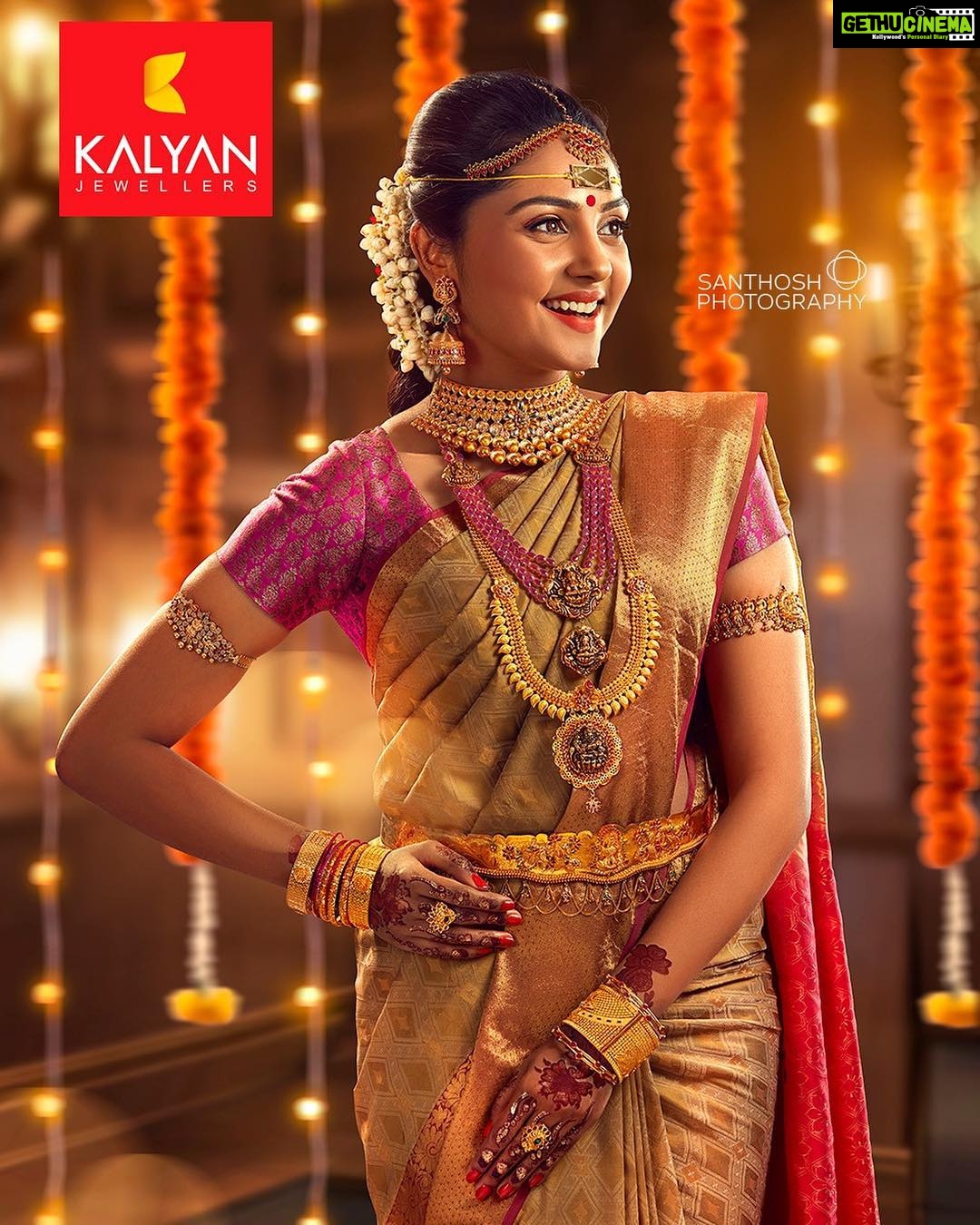Smruthi Venkat Instagram - #tamilbride#kalyanjewellers#muhuratcollection#bridal#workmode ✨ Pc @santhoshphoto