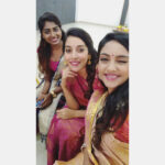Smruthi Venkat Instagram - #mymains 💖 @sswethareddy @thasiliya 💖