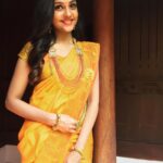 Smruthi Venkat Instagram - #sareelove ✨
