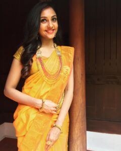 Smruthi Venkat Instagram - #sareelove ✨