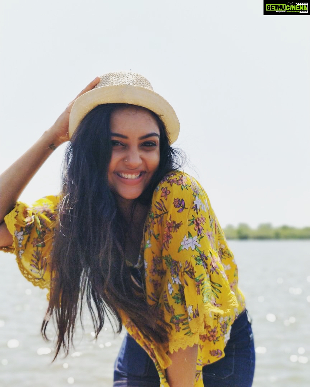 Smruthi Venkat Instagram - #summervibes ☀️ Pc @abhilashsekar 💥