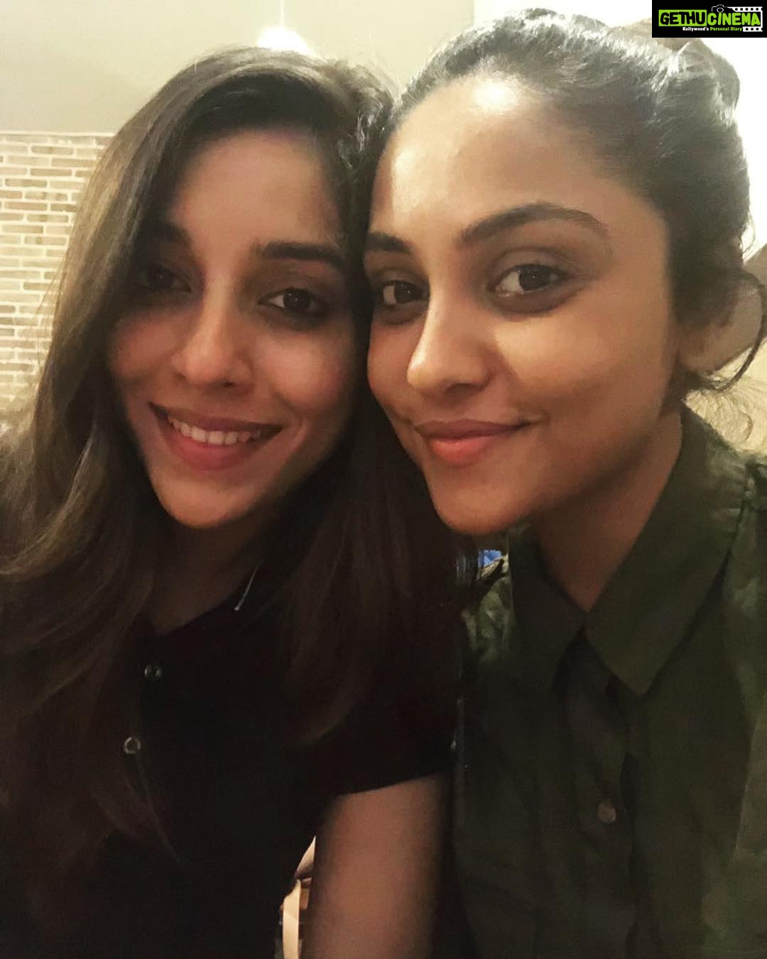 Smruthi Venkat Instagram - Happieee happiee bday to my fav person❤️I wish nothing but the best for you😻am sure you are gonna have an awesome life✨💫 (coz ll be in it 😝) lot more crimes pending 😝 P.s. You are the most beautiful person in and out 💚 @sswethareddy
