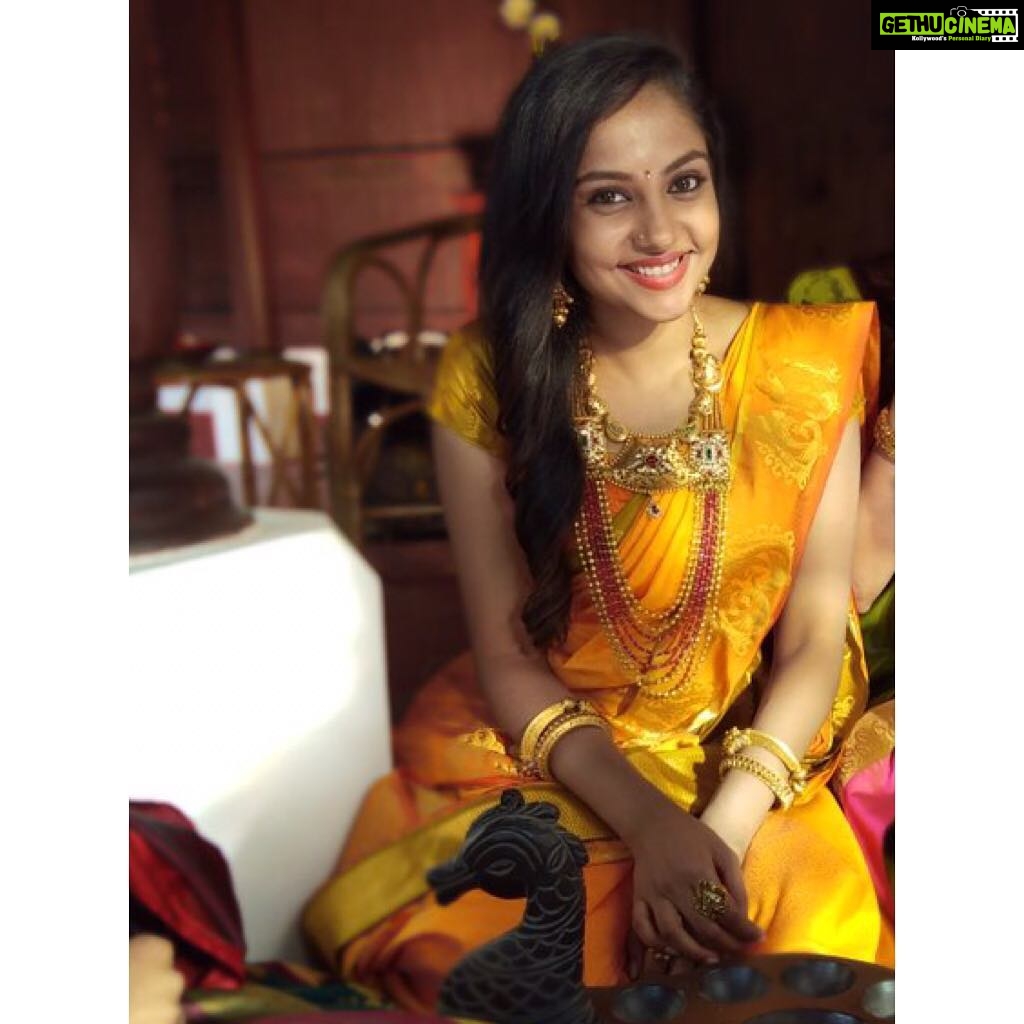 Smruthi Venkat Instagram - இனிய தமிழ் புத்தாண்டு வாழ்த்துக்கள் ✨