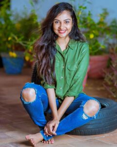 Smruthi Venkat Instagram - #laughteristhebestmedicine ✨ pc @sathyasekar_ 🖤