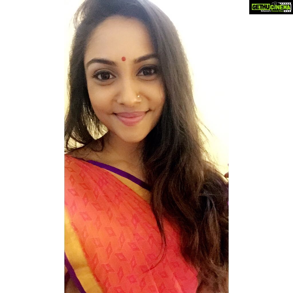 Smruthi Venkat Instagram - saree and nose ring 💜