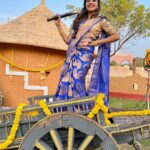 Smruthi Venkat Instagram - மகிழ்ச்சி பொங்கட்டும் அன்பு பொங்கட்டும் பக்தி பொங்கட்டும் ஆரோக்கியம் பொங்கட்டும் இனிய பொங்கல் நல்வாழ்த்துக்கள் ✨ H&M @hairandmakeupbysubhi