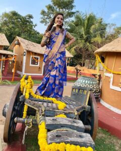 Smruthi Venkat Instagram - மகிழ்ச்சி பொங்கட்டும் அன்பு பொங்கட்டும் பக்தி பொங்கட்டும் ஆரோக்கியம் பொங்கட்டும் இனிய பொங்கல் நல்வாழ்த்துக்கள் ✨ H&M @hairandmakeupbysubhi
