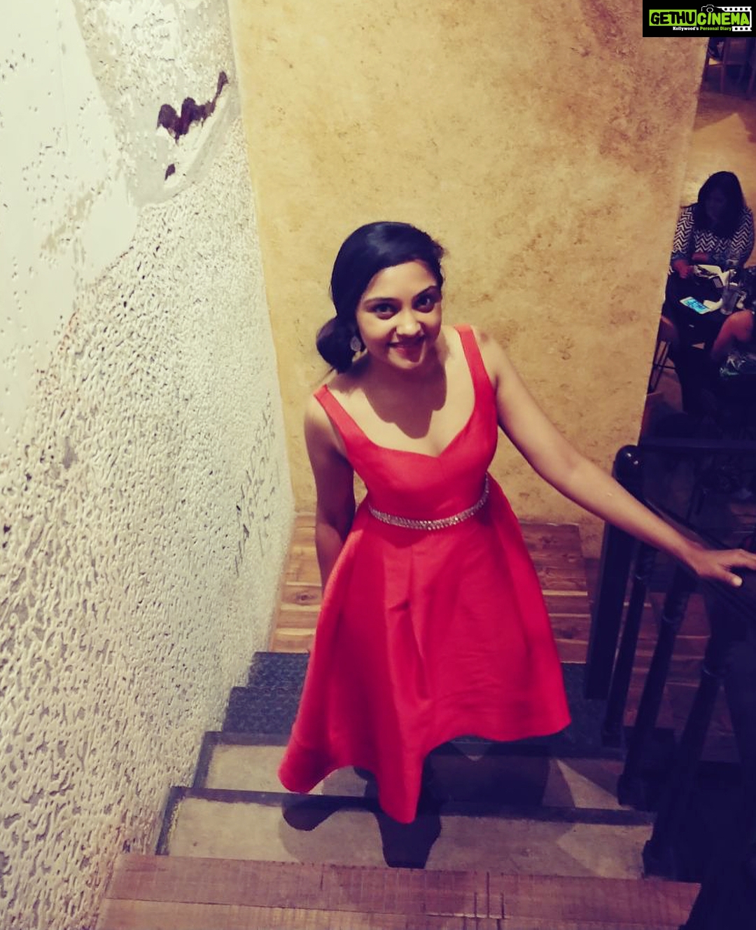 Smruthi Venkat Instagram - Just for the birthday dressππ»ππ»