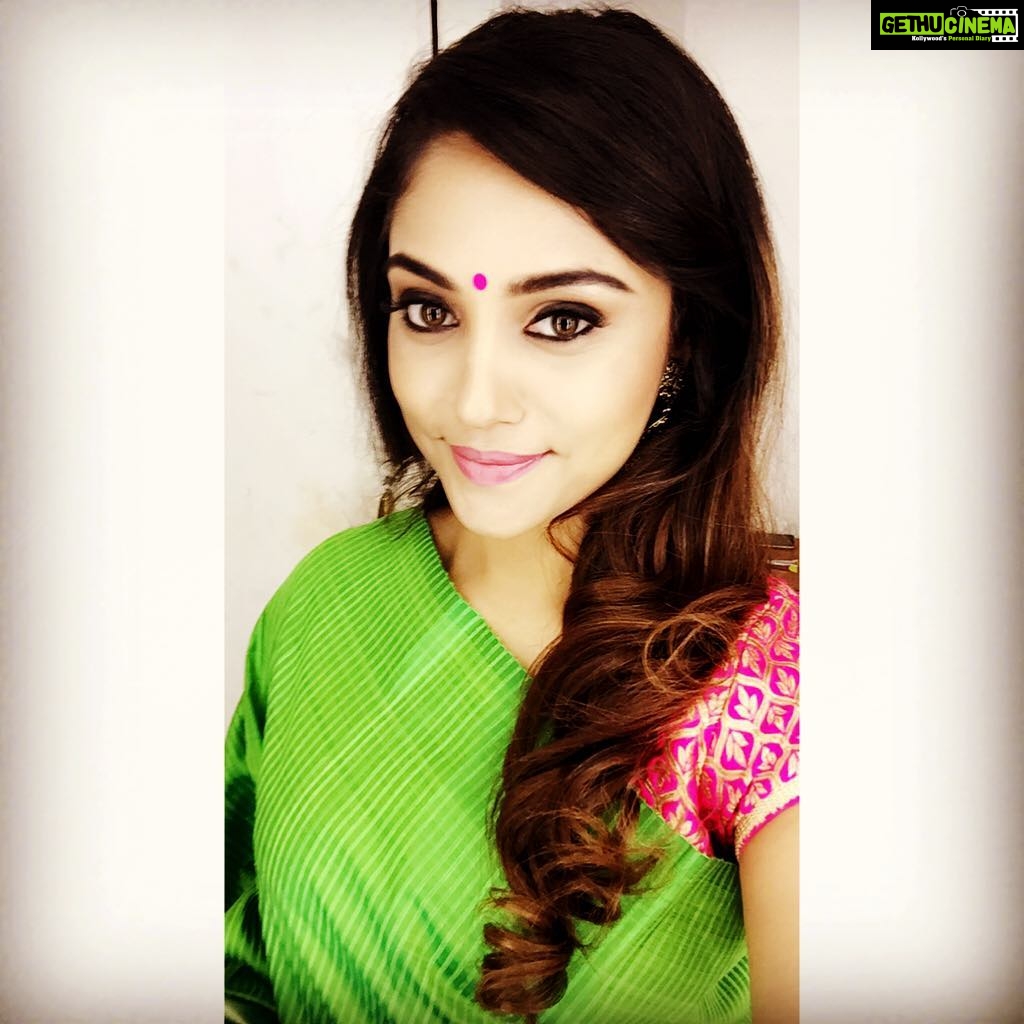 Smruthi Venkat Instagram - Green&pink๐๐