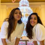 Smruthi Venkat Instagram - #merrychristmas 🎄 wishing you guys a lot of joy and happiness ✨ ITC Grand Chola, Chennai