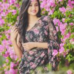 Smruthi Venkat Instagram - Wenmumsoldsareebecomesurfav💜 MUA: @thasiliya Styling: @ajhemzz