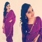 Smruthi Venkat Instagram - best part of work my is mostly posing💜#saree#workmode#posing#fun MUA : @thasiliya