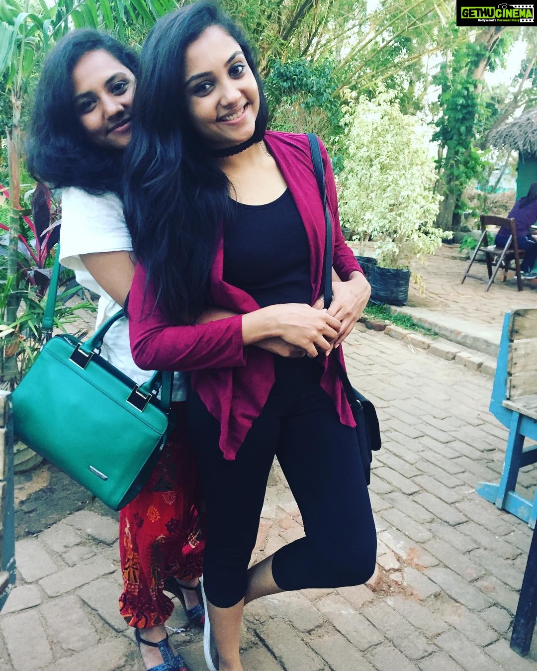 Smruthi Venkat Instagram - Tothebestsisintheword#loveuloads💜