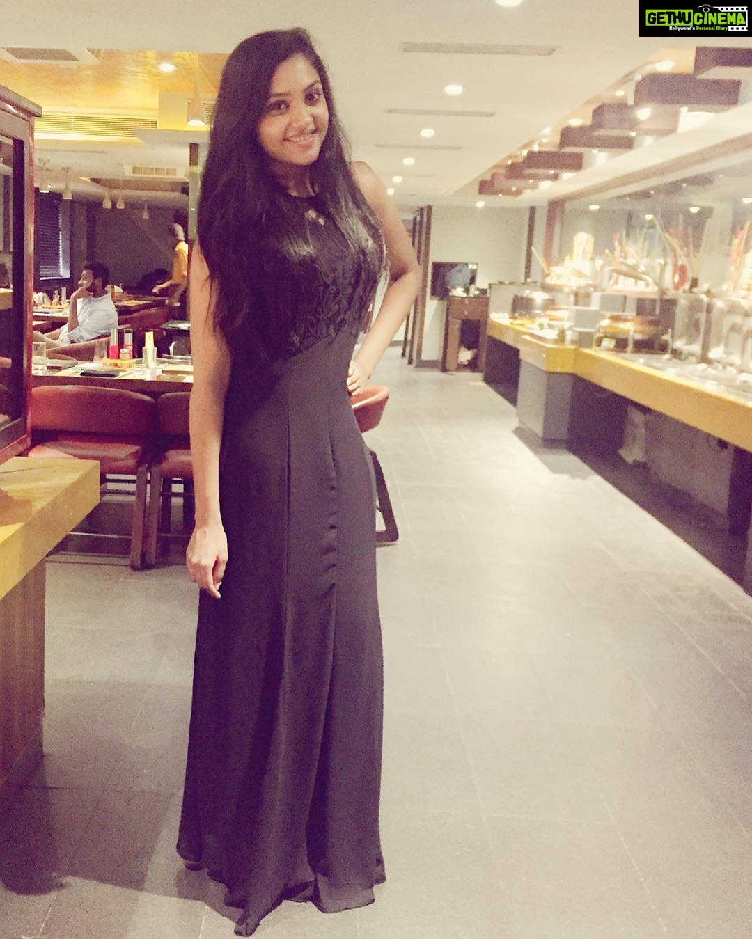 Smruthi Venkat Instagram - #madatorybdaypic💜
