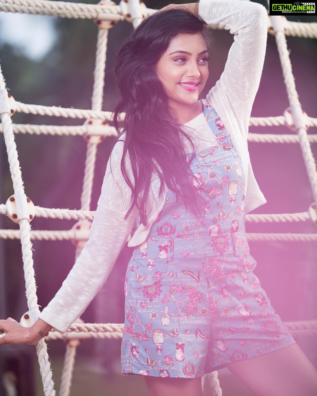 Smruthi Venkat Instagram - #shootdiaries📷 PC: @harini_vasudevan @cibi_shiva MUA: @thasiliya